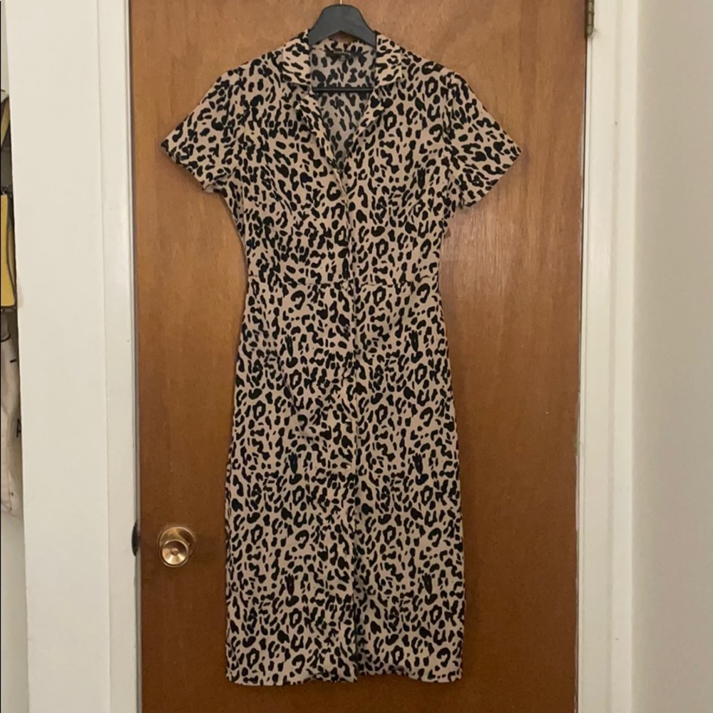 Collared Cheetah Print Midi Dress